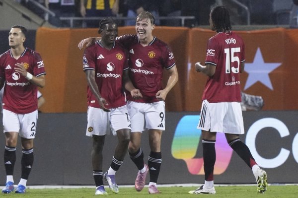 记者：AC米兰坚握以租赁格局引进霍伊伦，并附带买断选项