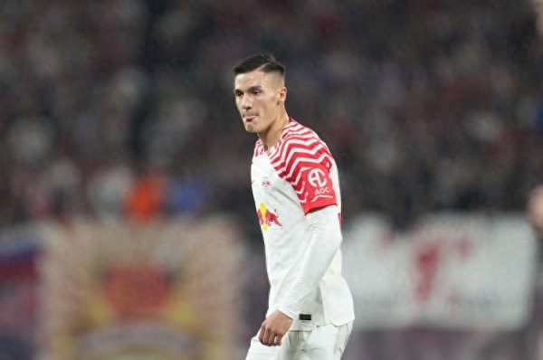 记者: 塞斯科单独覆按, 以幸免任何可能危及转会的伤病风险