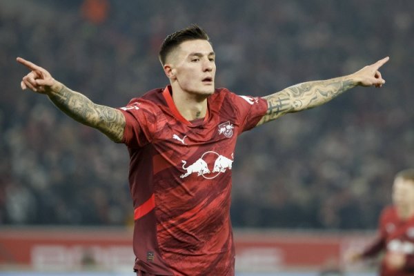 记者: 塞斯科明确默示只念念加盟曼联, 正恭候俱乐部实现条约