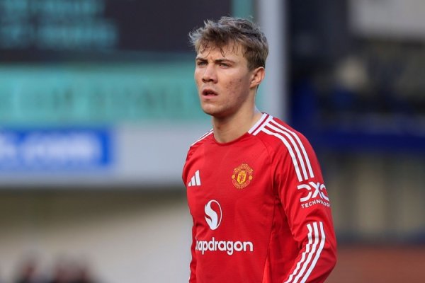 记者：曼联未强行鼓舞霍伊伦离队，米兰领跑球员争夺战