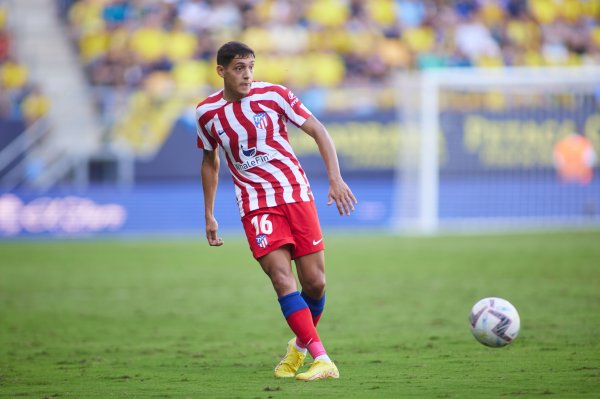 记者：马竞与尤文初步商谈莫利纳、冈萨雷斯互换交往