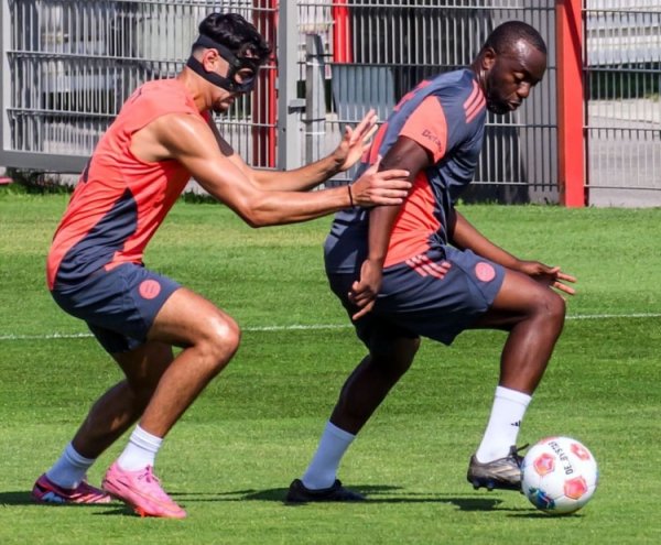 图片报：帕夫洛维奇率领面部护具进行招架纯熟，可能会提前复出