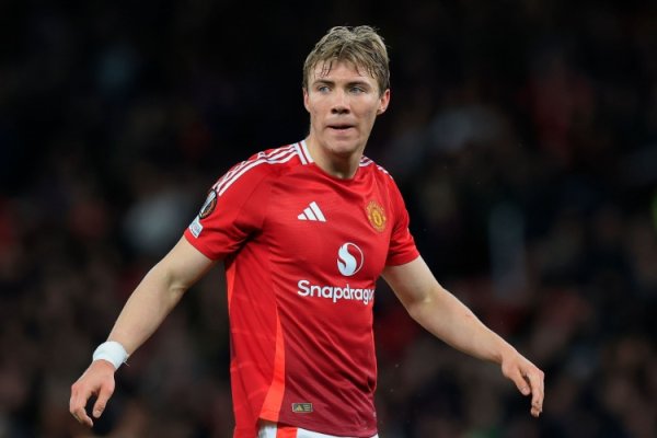 记者：霍伊伦将至本日飞往那不勒斯，翌日接收体检