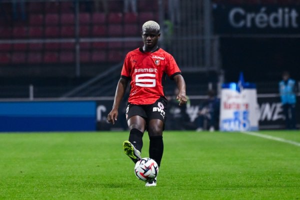 罗马诺：克雷莫内塞行将与雷恩就法耶转会达契约，球员已承诺转会