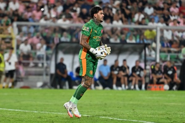 记者：费内巴切1200万欧+奖金再次报价埃德森，曼城要价1500万欧