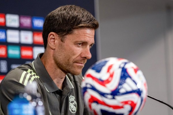 提前关窗！马卡：皇马的夏窗还是关闭，球队完成整个计较中的签约