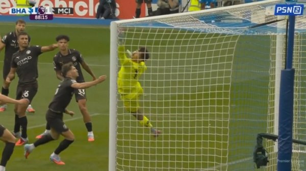 神扑难阻输球！特拉福德急速反馈+舒展扑救，结巴布莱顿变线射门