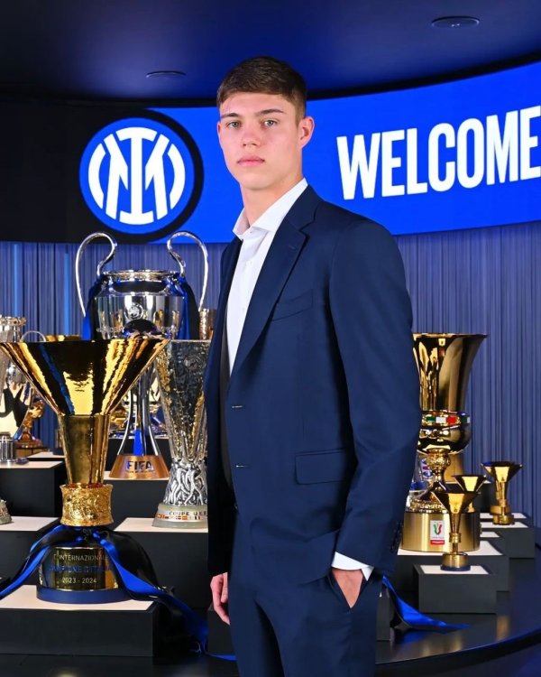 巴媒：完了条约，桑托斯租出国米中卫帕拉西奥斯1年