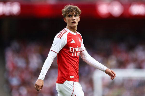 记者：英足总探究将谈曼提升至英格兰U19，将与阿森纳和家东谈主筹办