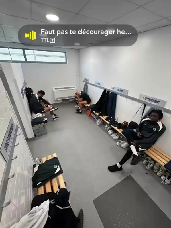 太阳报：切尔西让炸弹小队用单独茅厕&更衣室，和一线队分开吃饭