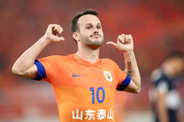 瓦神！瓦科24场3次戴帽、1次大四喜，22球0点球领跑中超弓手榜！