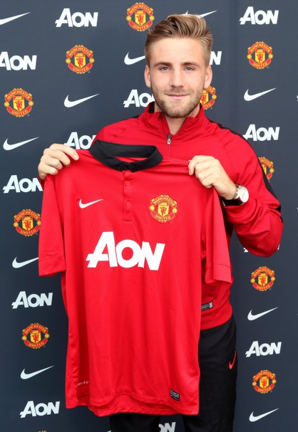 卢克肖2014年3750万欧加盟曼联，十一年出战291场面同还剩2年