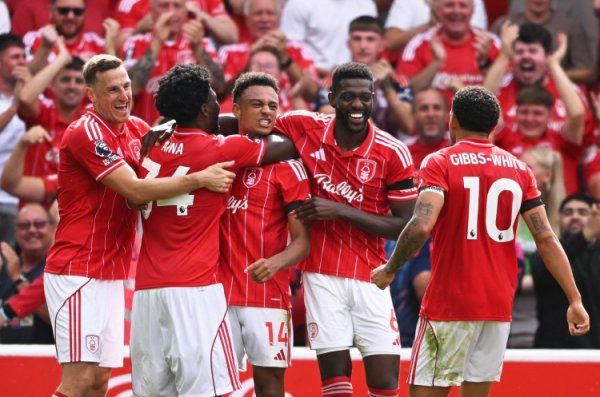 温雅飞扬！世体：4000名丛林球迷随队去客场，为球队踢贝蒂斯巴结