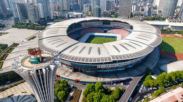 湘超前两轮现场不雅赛达28.7万多东谈主，拉动消耗20多亿元