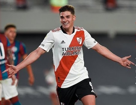 河床杀器！21岁时小蜘蛛46场24球15助全欧疯抢，曼城2140万欧预定