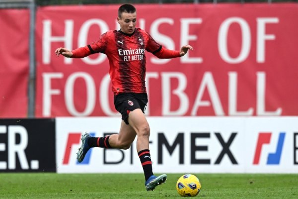 莫雷托：米兰明夏付380万欧就能带回卡马达，今夏曼联等队曾专门