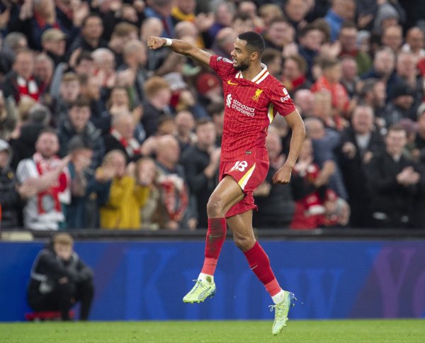 对阵曼联加克波单场3中柱，03-04赛季以来英超只须努涅斯比他更多