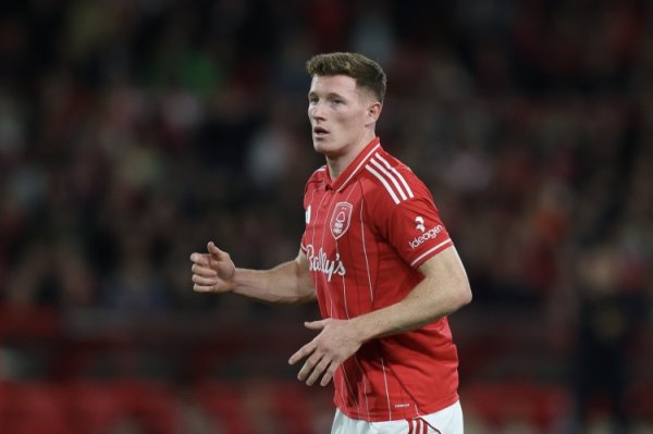 镜报：曼联加入丛林中场安德森争夺战，曼城、切尔西也对其非凡