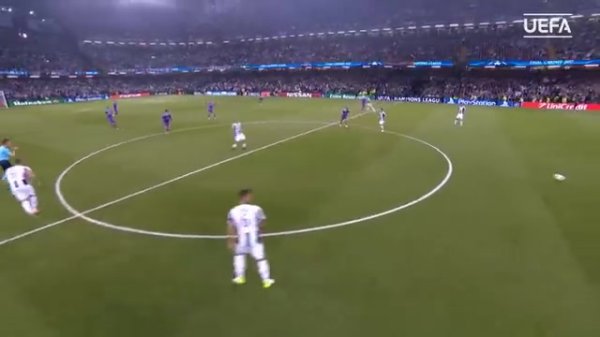 交手等于经典！17年欧冠决赛，C罗双响曼朱倒钩 皇马打败尤文夺冠