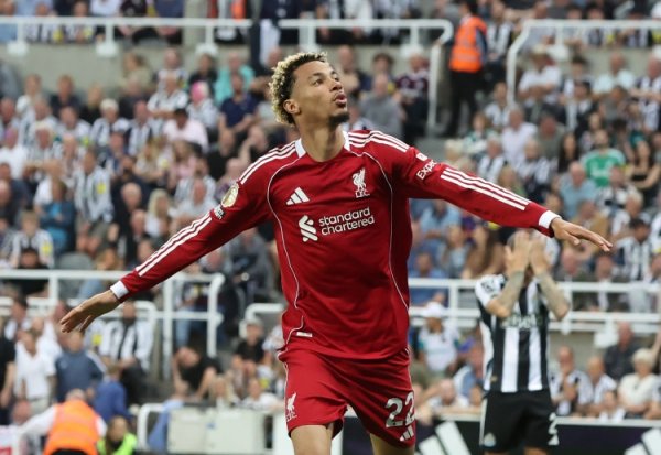 图片报：月牙曾为埃基蒂克报价超1亿欧，他还拒却了曼联蓝军纽卡