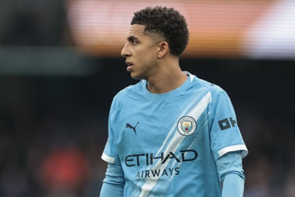 里科-刘易斯盛赞B席：他无所弗成，和他一都踢球难以置信