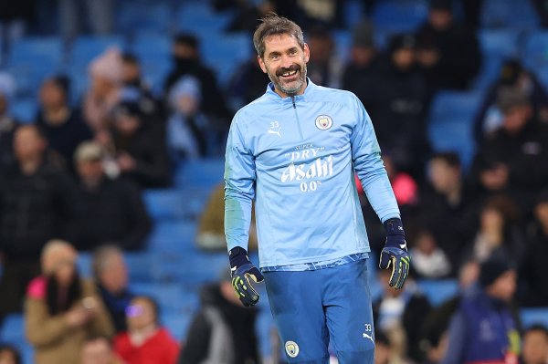 前曼城门将卡森：曼城球迷一直可爱我，我为此戴德不尽