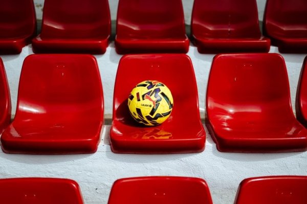 西甲官方发布25/26赛季冬季用球，灵感源自赛车畅通