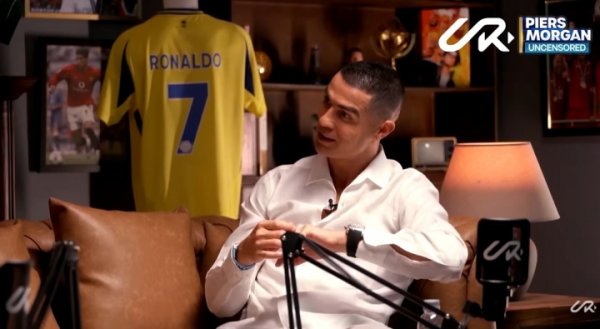 如何向乔治娜求婚的？C罗：她是我的真命天女，她问我要一枚适度