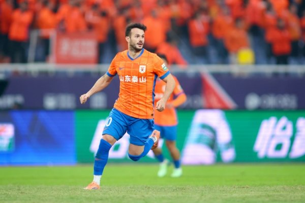 徐江：泰山给瓦科次顶薪协议，有海滨城市球队报价但他不思去