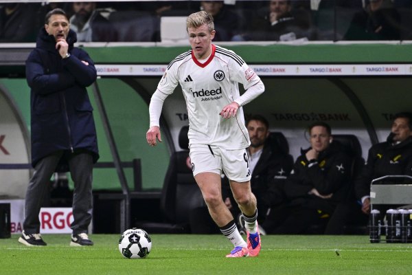 3场4球，官方：法兰克福前卫伯卡特当选德甲10月最好球员