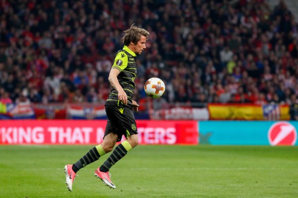 马卡报：招引力惊东谈主，前皇马后卫科恩特朗成最新加友邦王联赛球星