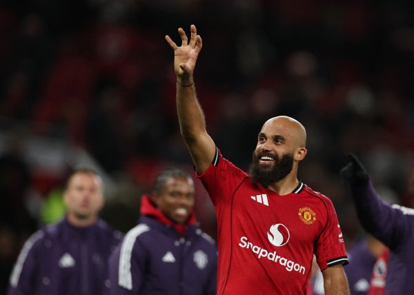 詹俊：在曼彻斯特酒吧看球很侵犯，热刺和曼联的差距在于姆伯莫