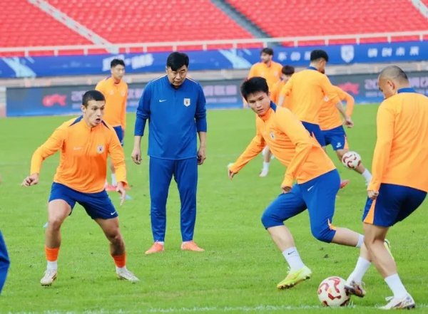 鲁媒：依木兰、陈泽仕插足锻练，两东说念主有望献艺本赛季中超首秀