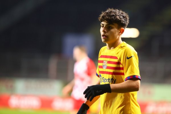 官方：巴萨小将埃斯帕特在西班牙后生队受伤，预测缺席8到10周