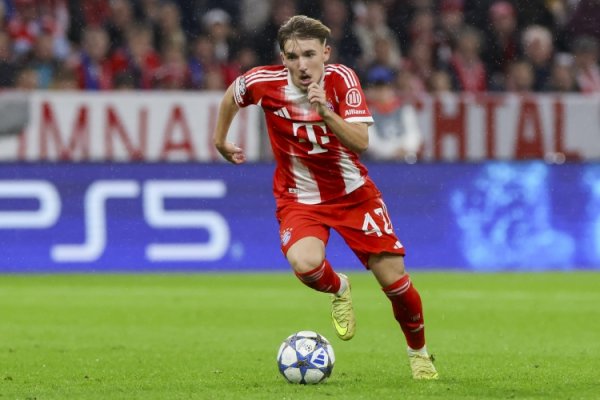 年青疲塌限，17岁卡尔成为欧冠历史前两次首发齐破门最年青球员