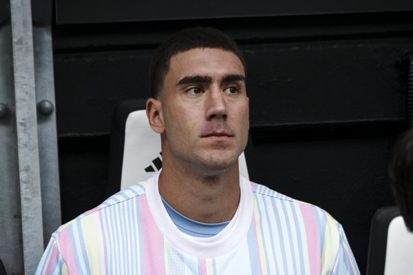 米体：弗拉霍维奇在伦敦手术缺席3个月，肌腱一语气处重伤不异骨折